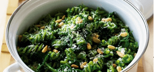 Fusilli with glorious green spinach sauce