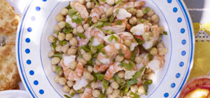 Prawn, chickpea & parsley salad
