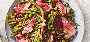 Steak, beetroot, horseradish & warm lentil salad