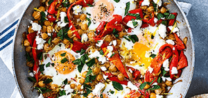 Chickpea, red pepper, egg & feta hash