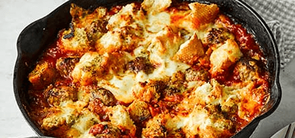 Meatball & garlic bread traybake 