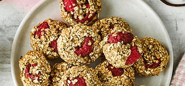 Raspberry, almond & oat breakfast cookies 