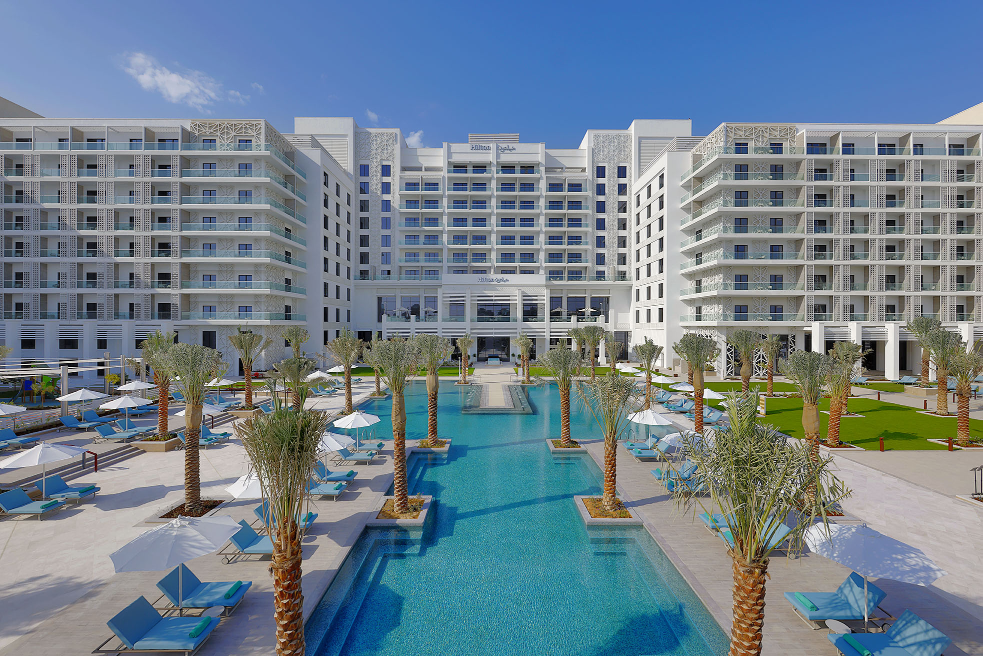 Capila Pool & Bar, Hilton Abu Dhabi Yas Island