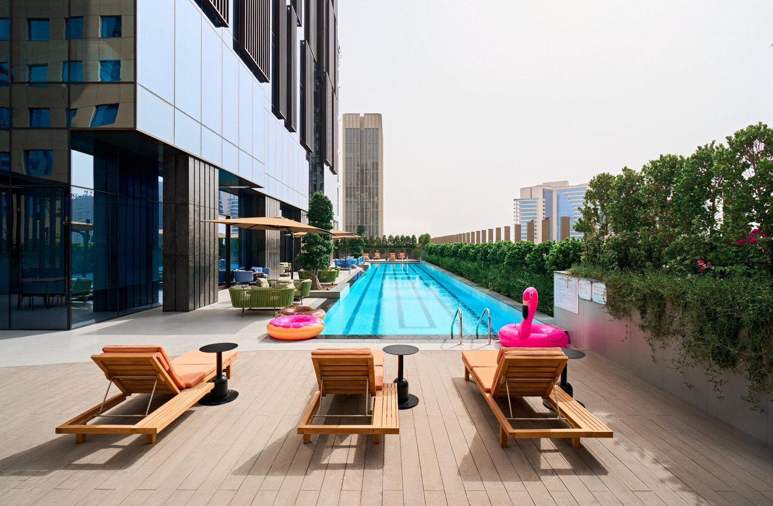 Revier dubai 4. Ситимакс отель Дубай. Revier Business Bay Dubai 4*. Индиго Дубай Даунтаун. Citymax Hotel Business Bay.