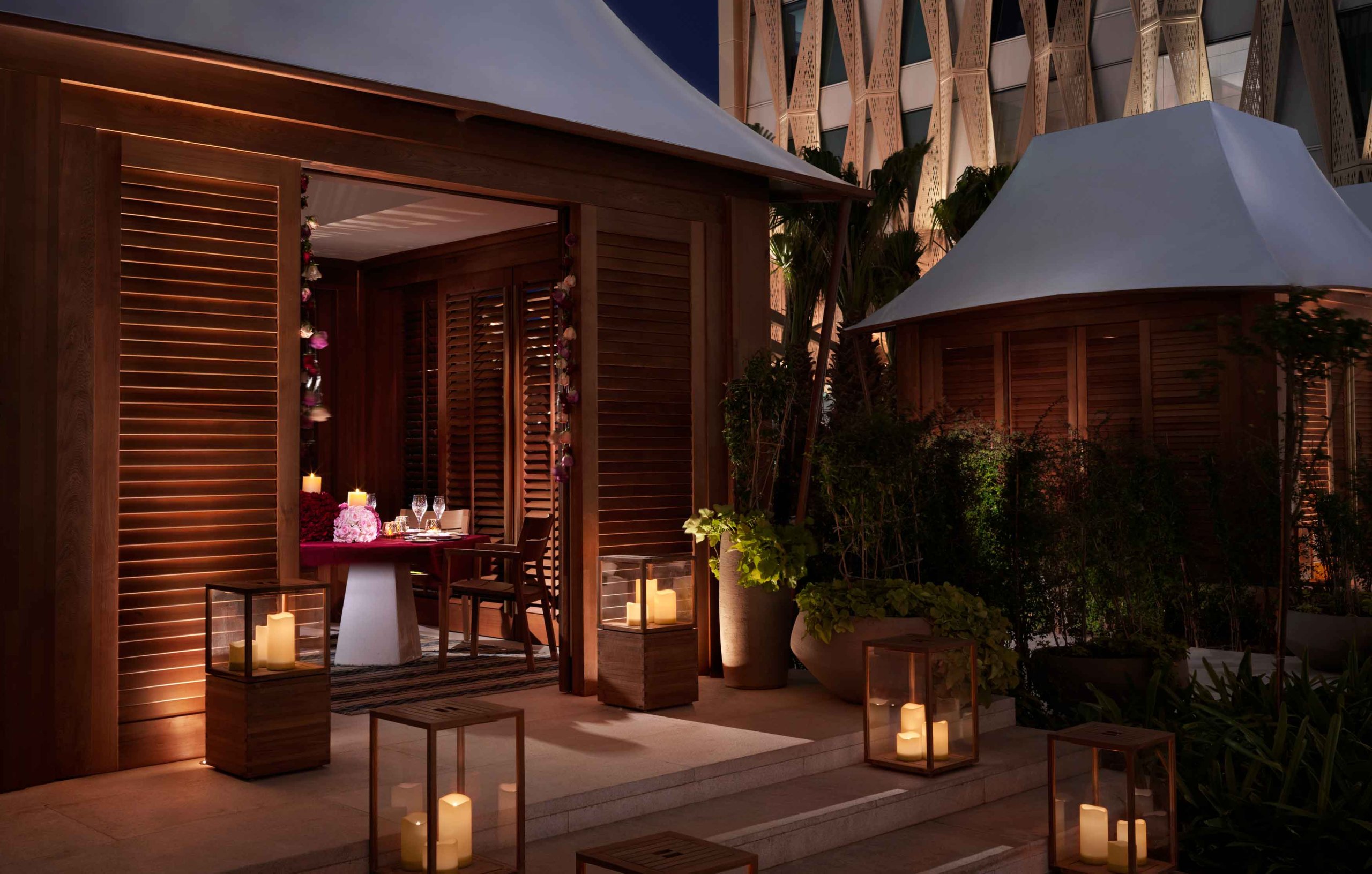 Sintoho Four Seasons Hotel Kuwait at Burj Alshaya