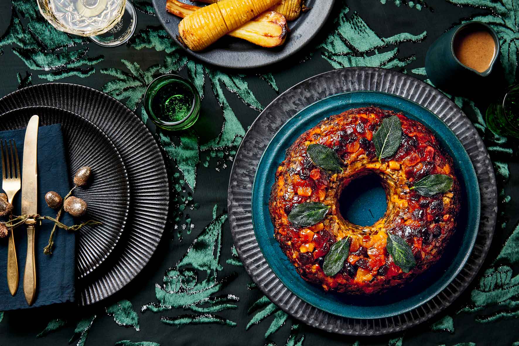 Jewelled squash, chestnut & mushroom wreath