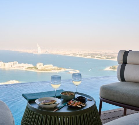 Review: Poolside Experience at Aura Skypool Dubai