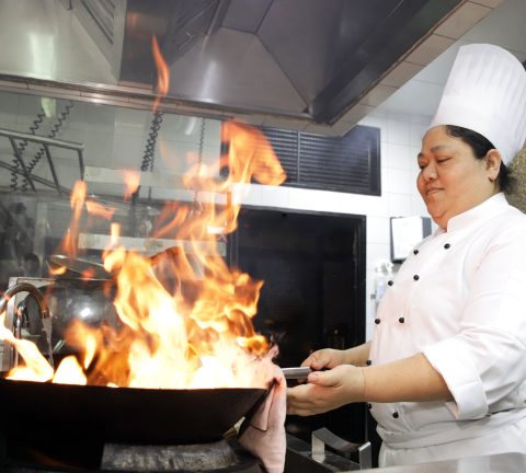 Anantara The Palm Dubai Resort’s chef de cuisine Namthip Prueksasaruay launches the “Spice Spoons” masterclass
