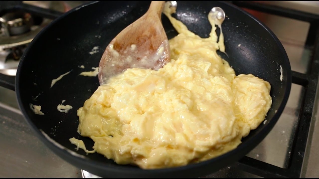 How to make the perfect Scrambled eggs - Good Food Middle East