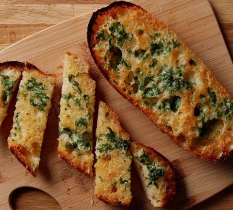 How to make garlic bread