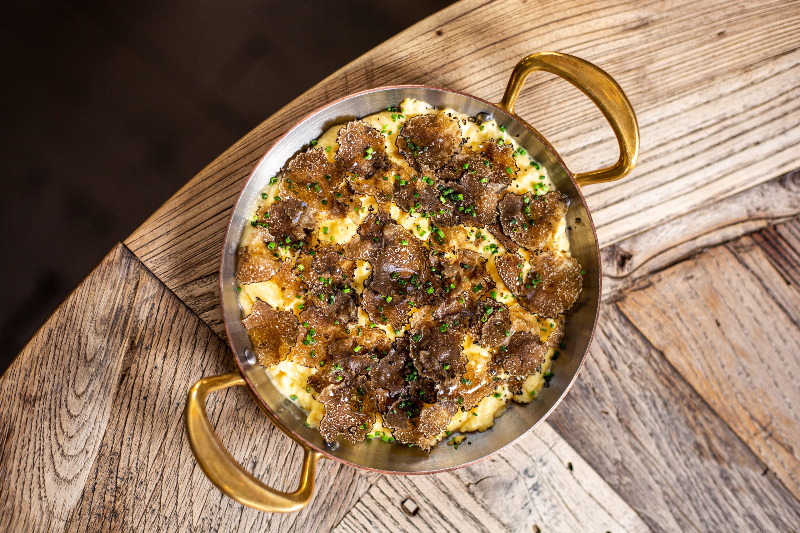 Olla de Huevos Revueltos con Trufa Olla de Huevos Revueltos con Trufa