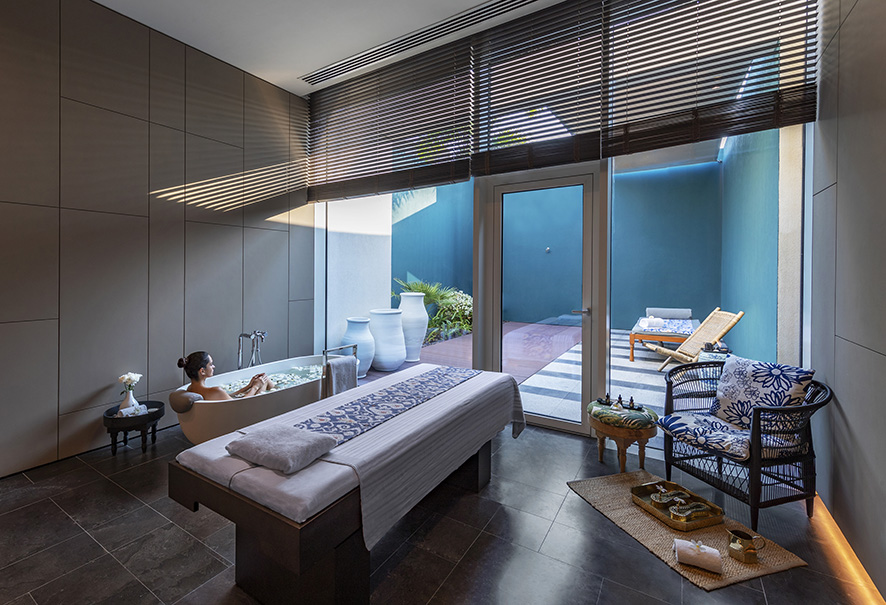 Sala de tratamiento, The Oberoi Spa ΓÇô The Oberoi Beach Resort, Al Zorah Reseña de The Oberoi Beach Resort Al Zorah