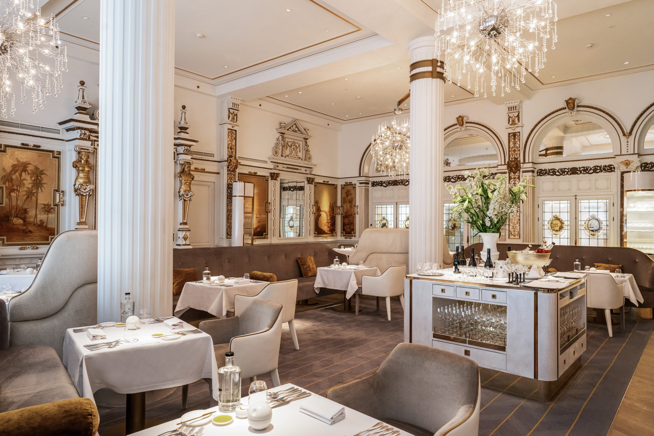 Anantara_Grand_Hotel_Krasnapolsky_Amsterdam_gastronomía_The_White_Room_interior_vista_entorno_vinícola