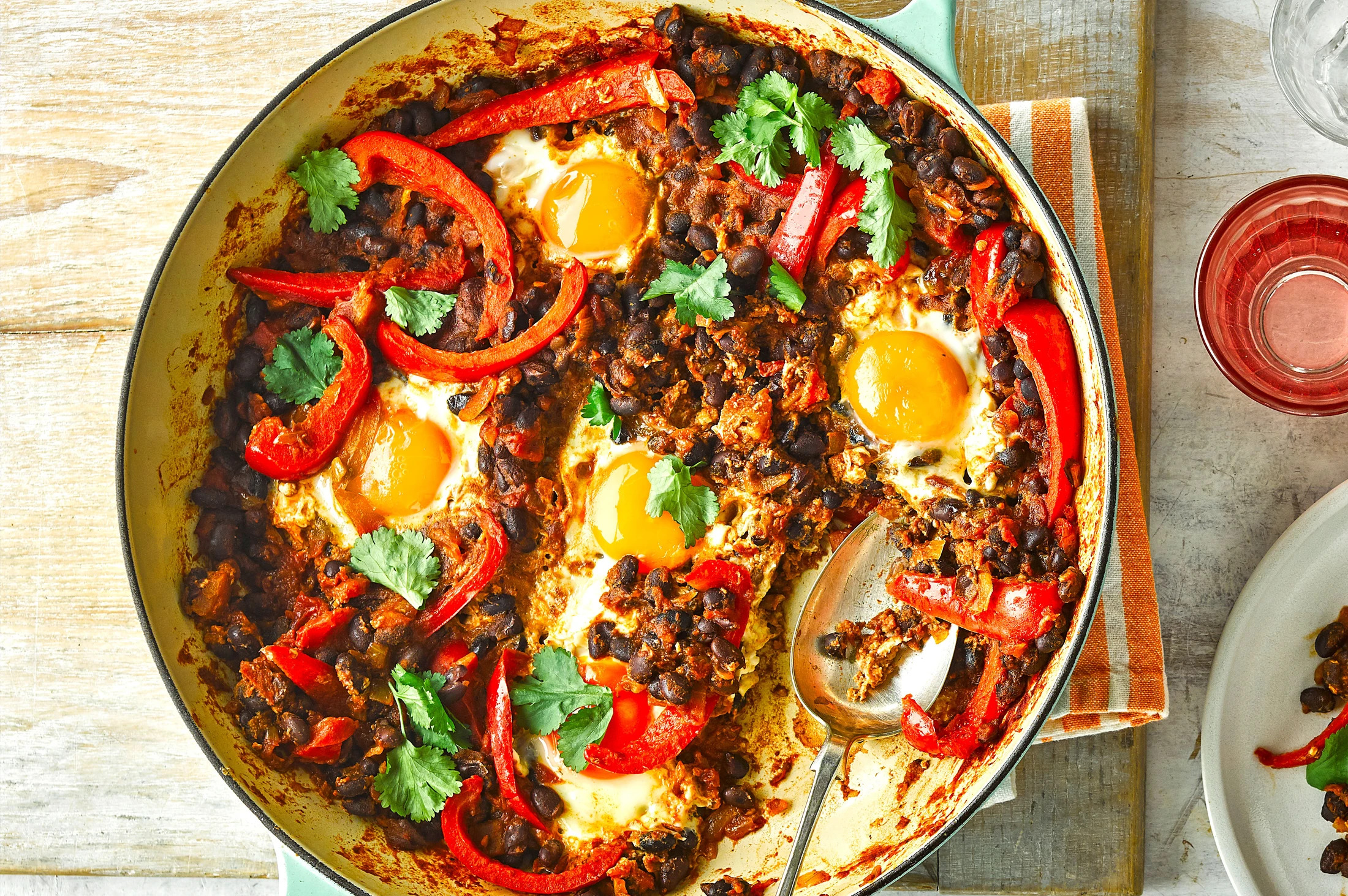 Huevos al horno con frijoles ahumados-d7926c6