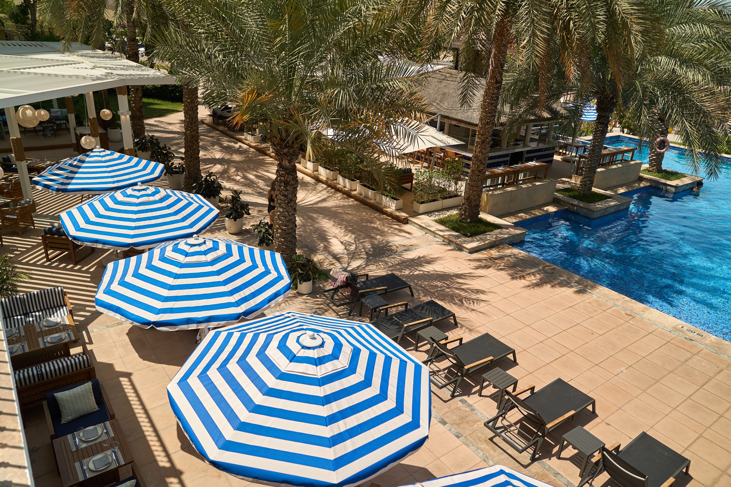 Aprons & Hammers Beach House Review