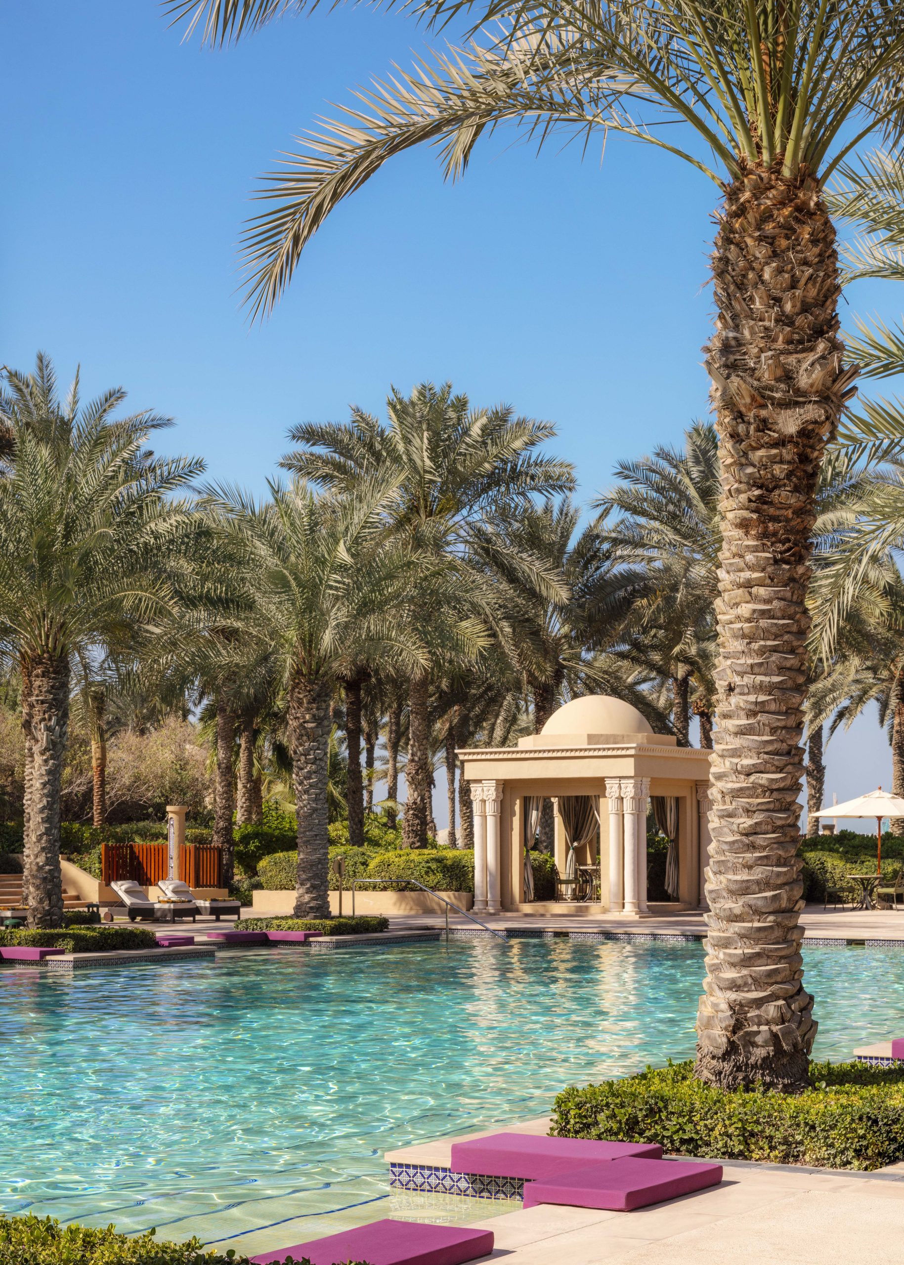 Piscina principal de One&Only Royal Mirage, The Residence, amplia y vertical 2