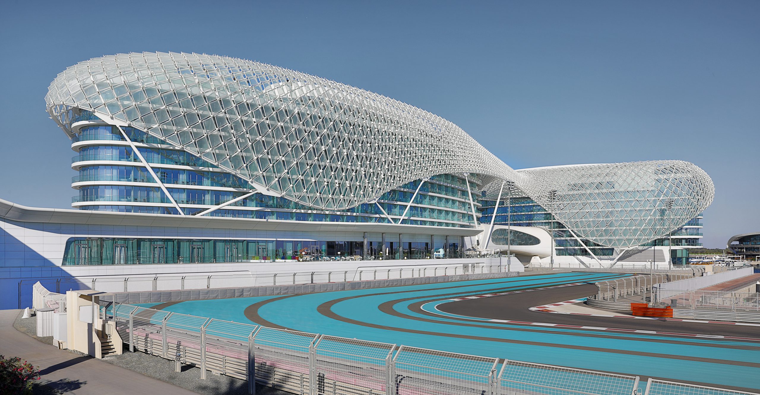 W Abu Dabi – Isla Yas