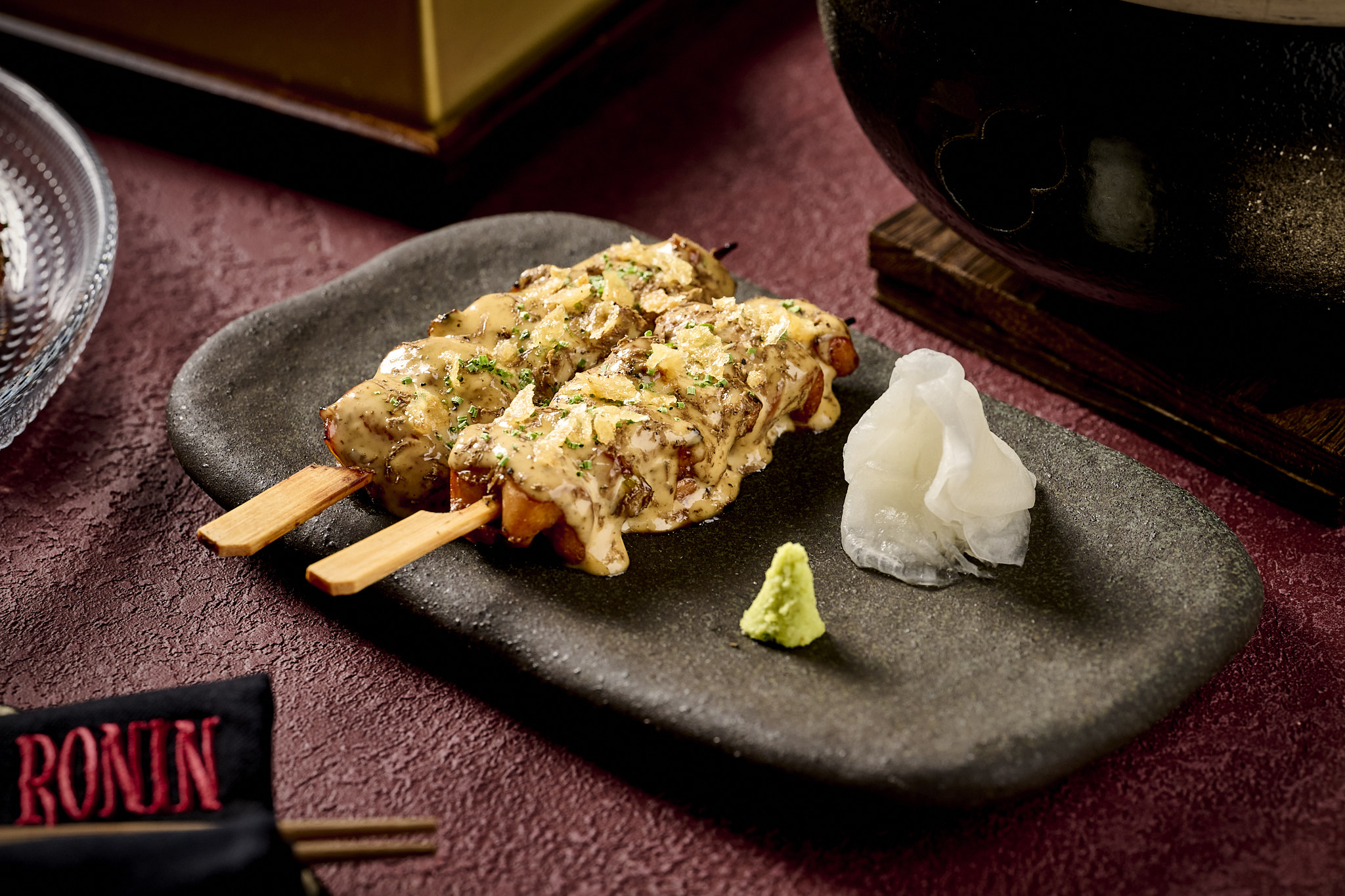 Brocheta de pollo FIVE LUXE_Ronin_Truffle