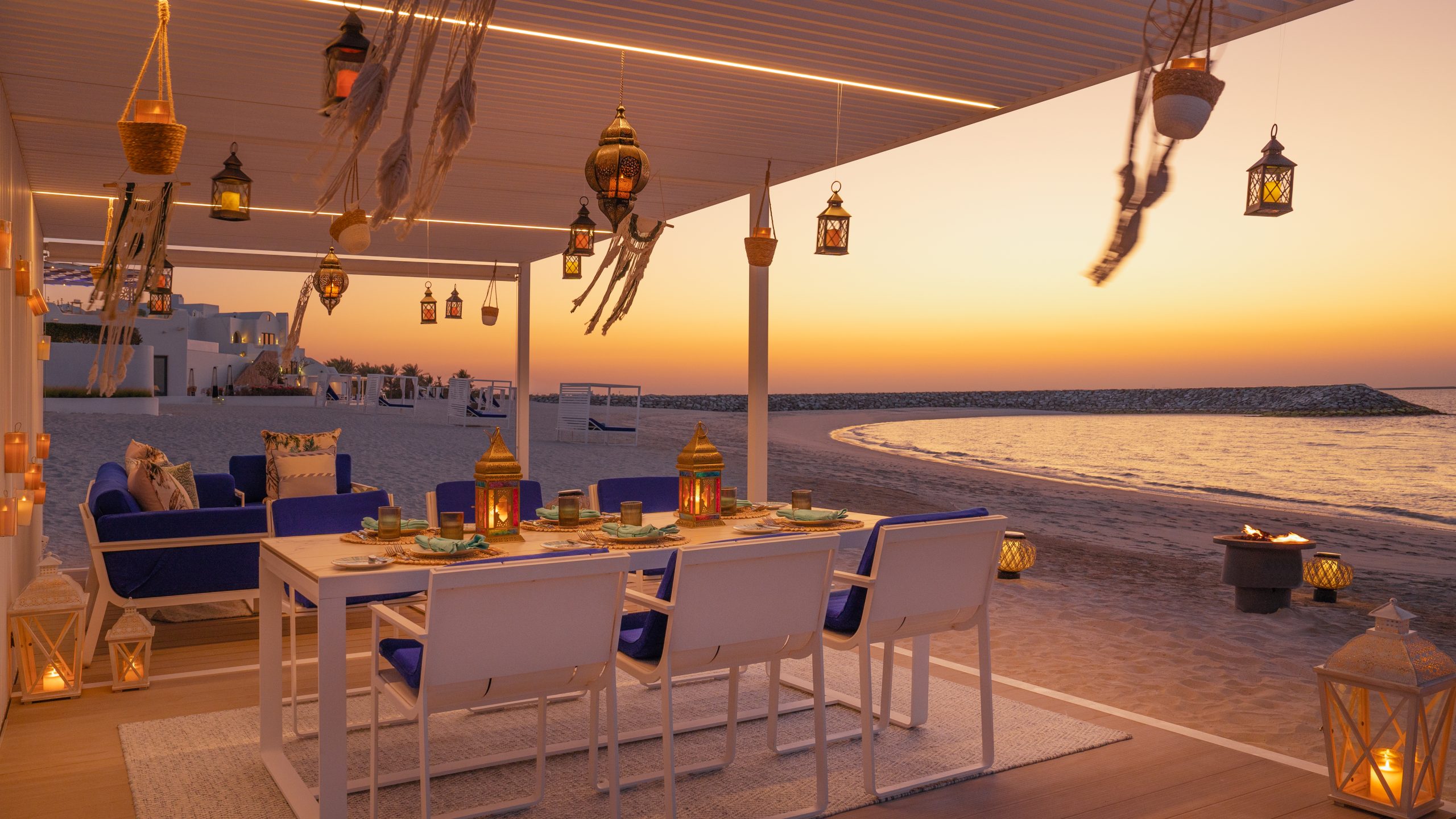 Ramadan Designer Dining_Beach - Anantara Santorini Abu Dhabi Retiro