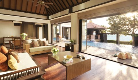 Treat yourself to a luxurious escape at Anantara The Palm Dubai Resort