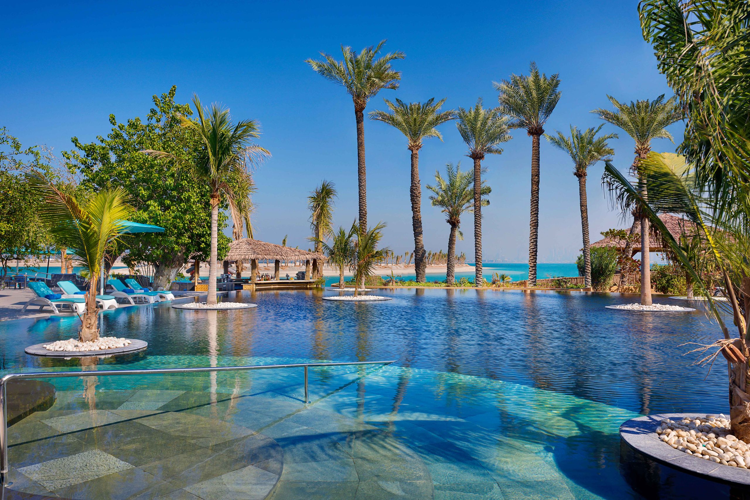 Anantara_World_Islands_Dubai_Resort_Pool_View
