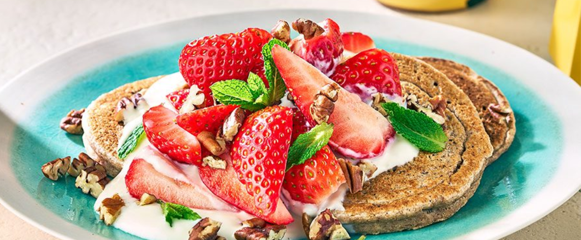 Vegan strawberry pancakes