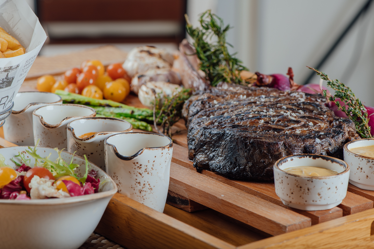 Al_Baleed_Resort_Salalah_By_Anantara_Al_Mina_Tomahawk_Steak_02