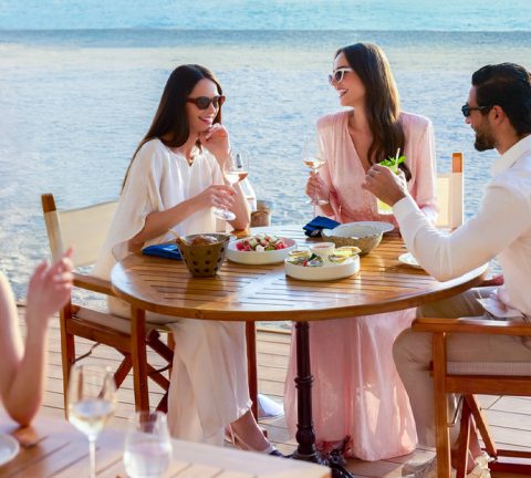 A laid-back beachfront brunch at Anantara The Palm Dubai Resort