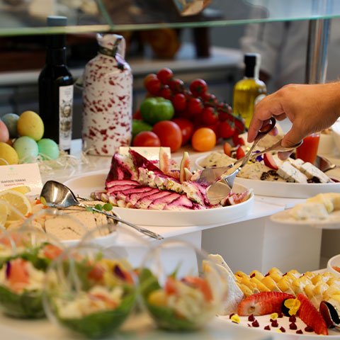 WIN A SATURDAY BRUNCH AND BEACH DAY AT THE ST. REGIS SAADIYAT ISLAND RESORT, WORTH AED1,400